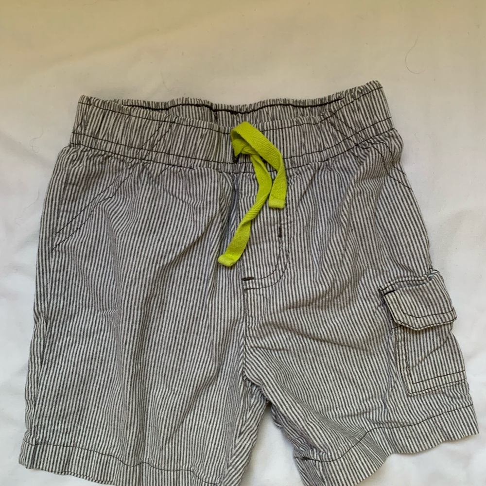 Two pairs of shorts, Carter’s, 18 m, camo, stripes - Picture 6 of 8